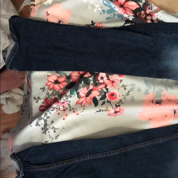 Hollister pants, size zero - Picture 2 of 4